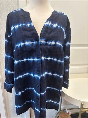 EUC Jones New York Navy and White Tie-Dye Button Front Tunic